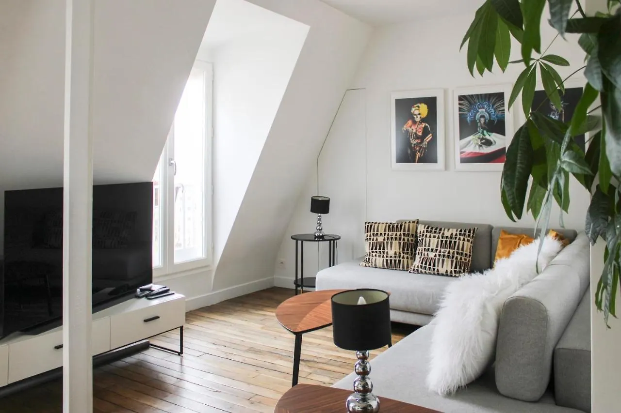 Spacious And Modern Nest With A View On Paris location