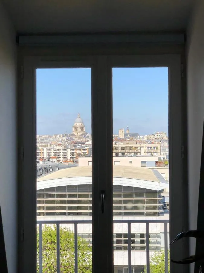 Spacious And Modern Nest With A View On Paris